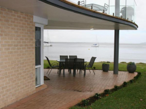 1 'The Clippers' 131 Soldiers Point Road - fabulous waterfront unit Salamander Bay